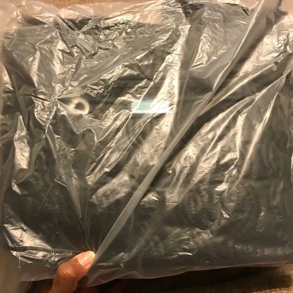 Black Shoulder Bag. NWOT - Picture 5 of 7